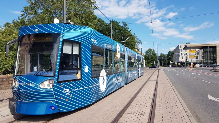 Kooperationsprojekt stellt Forschungs-Straßenbahn zum automatisierten Fahren vor