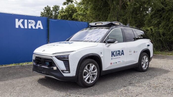 Pionierprojekt KIRA startet mit autonomen Fahrzeugen für den ÖPNV